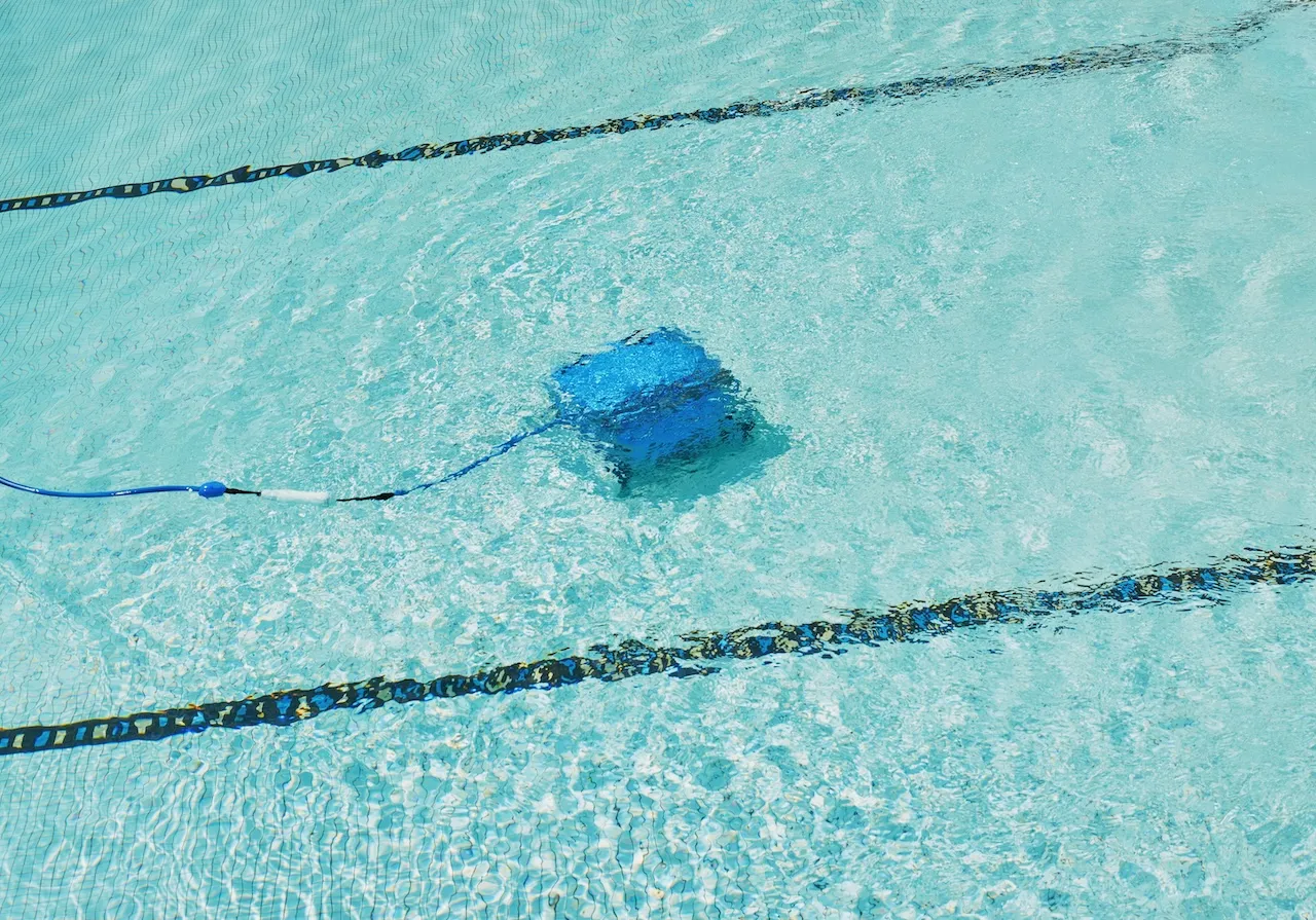 SpotlessView Services - Poolreinigung